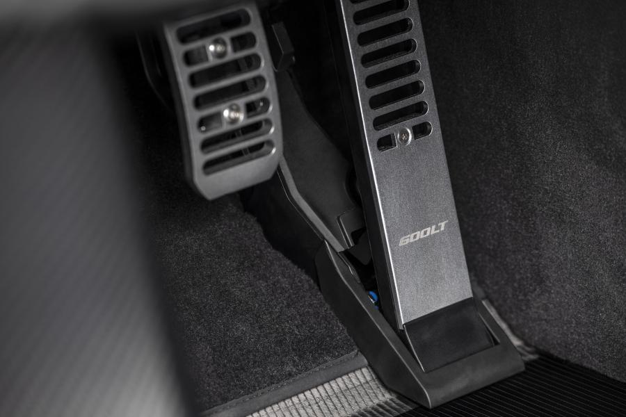 Детали интерьера McLaren 600LT in Stealth Grey by MSO 2018 года  (NA) (фото 14 из 21)